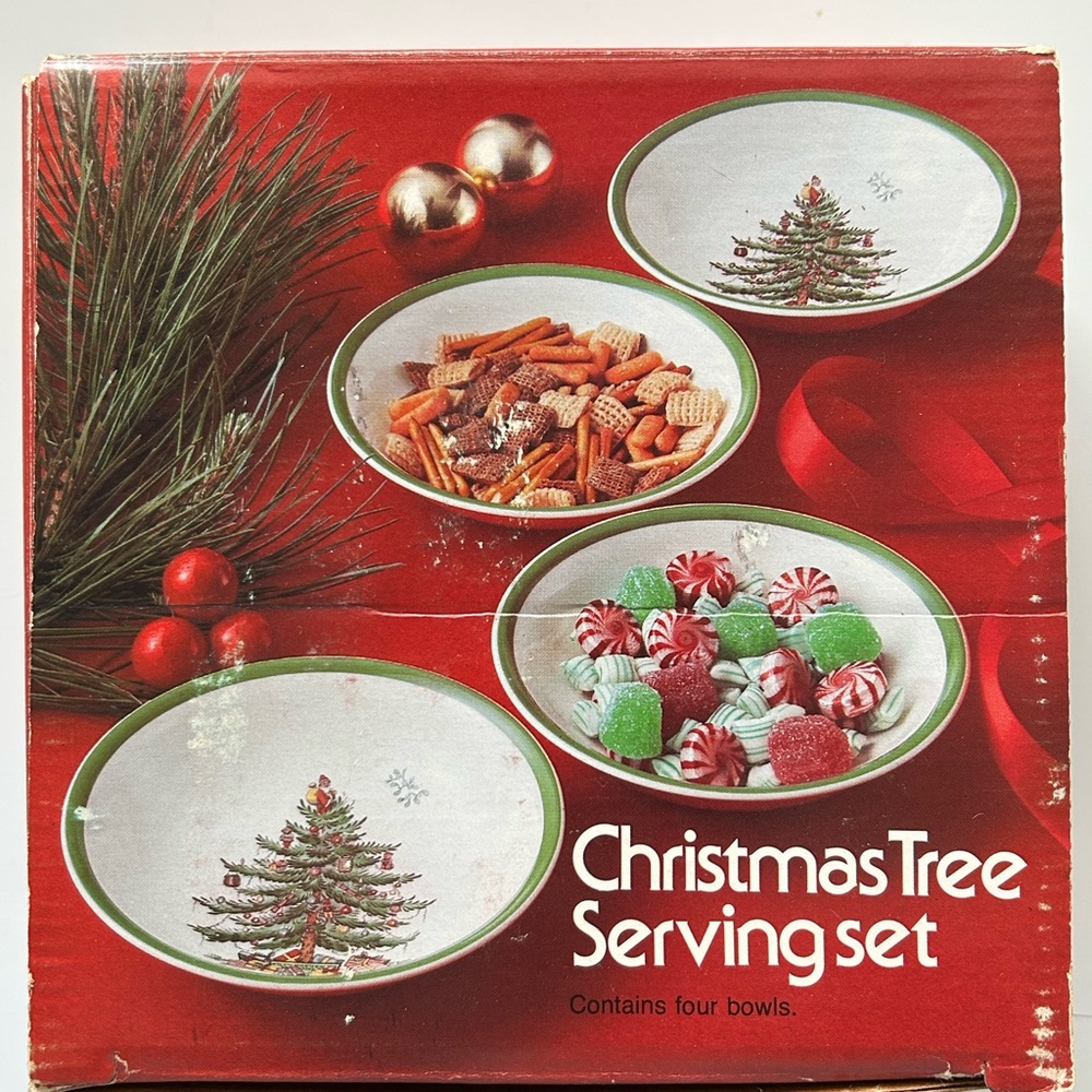 Spode Christmas tree serving set of 4 snack bowls.